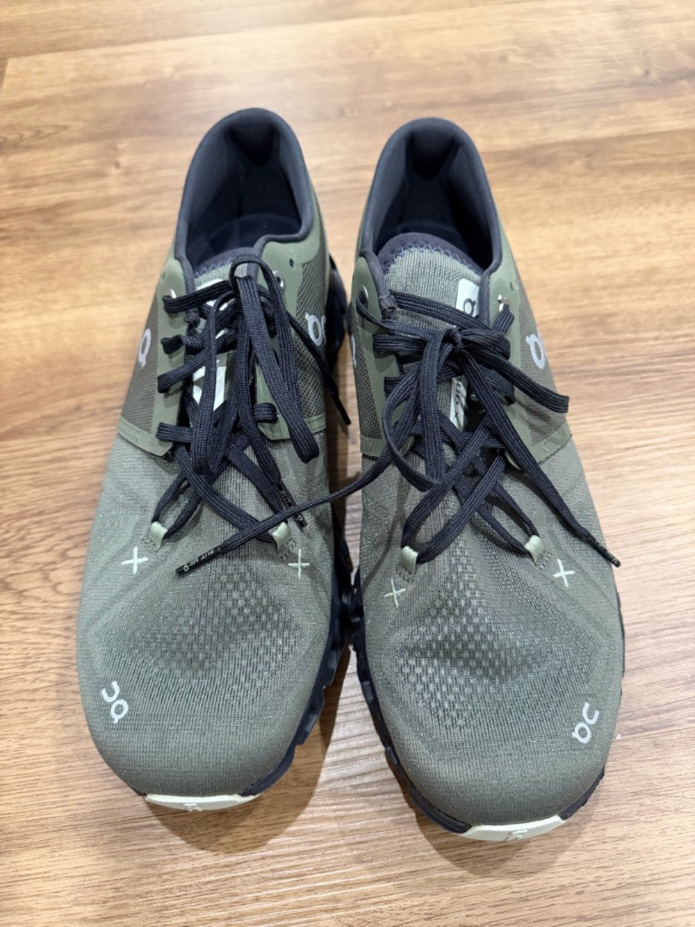 On Running Men’s Olive Green Athletic Shoes with Black Laces